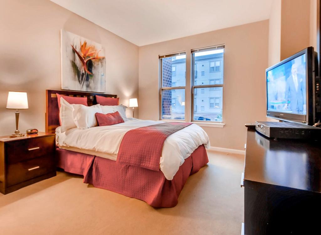 Bluebird Suites In Downtown Providence Buitenkant foto